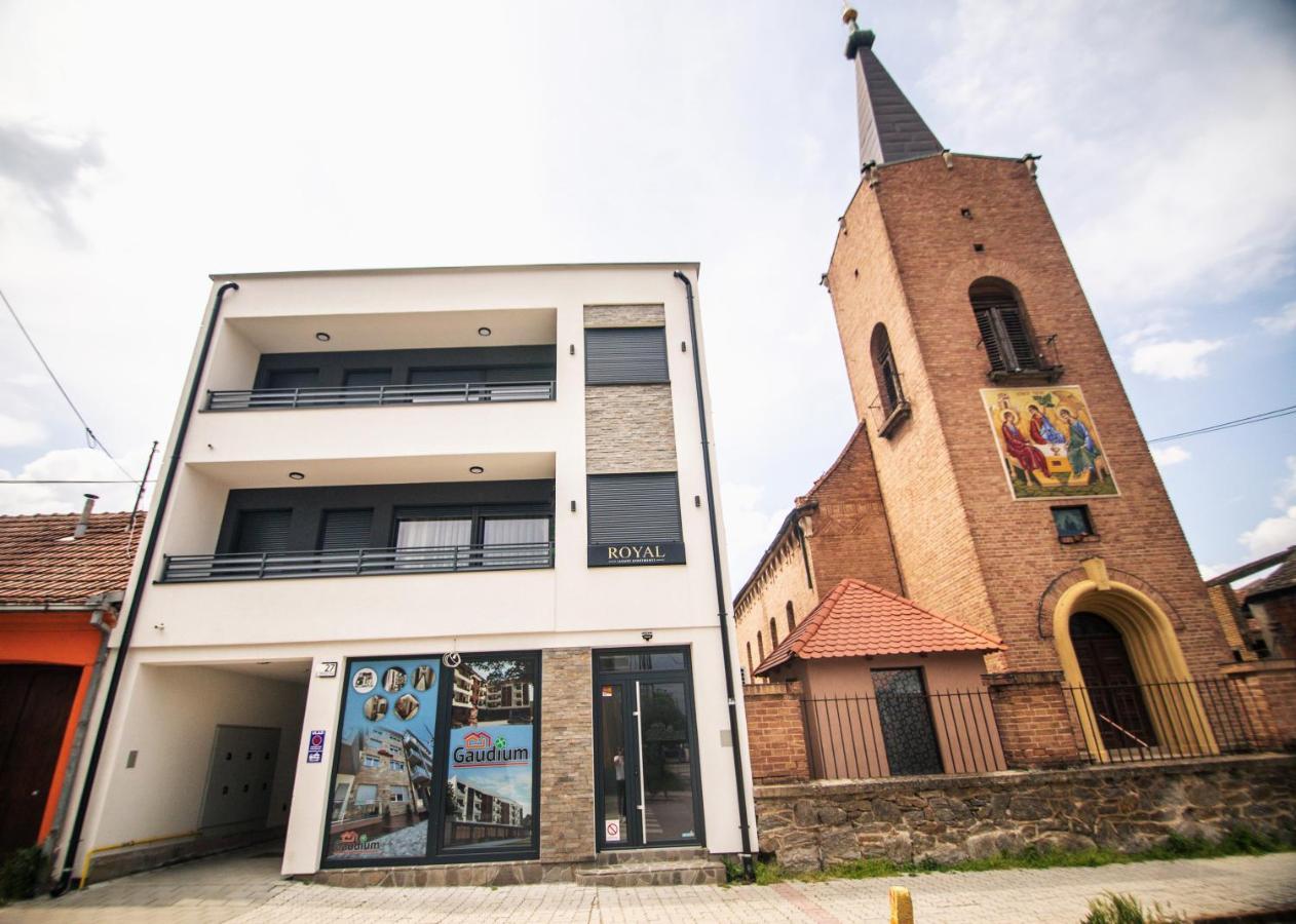 Royal Luxury Apartment Vrsac Exterior foto